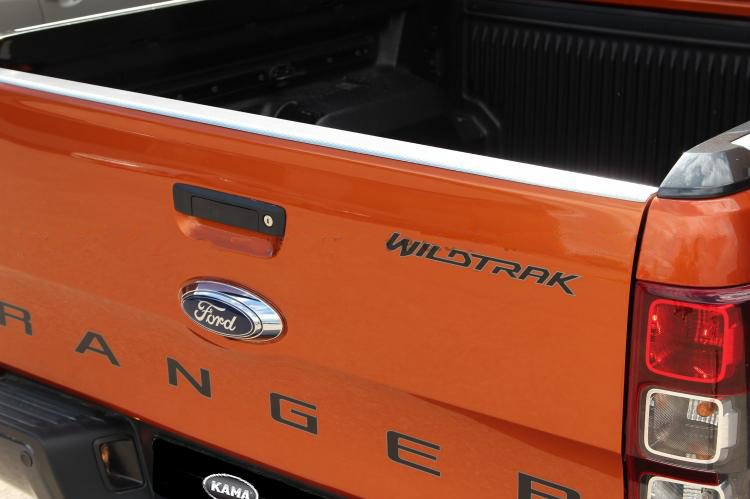 Flakkantskydd baklucka Ford Ranger 2012-2022