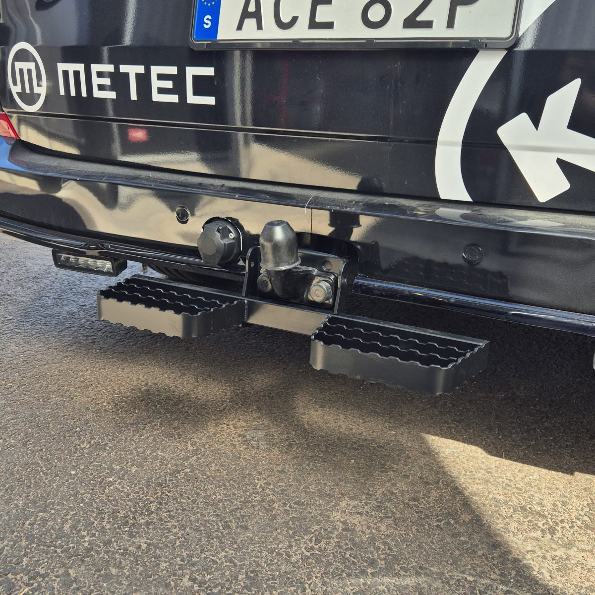 Bakre svart fotsteg 600mm