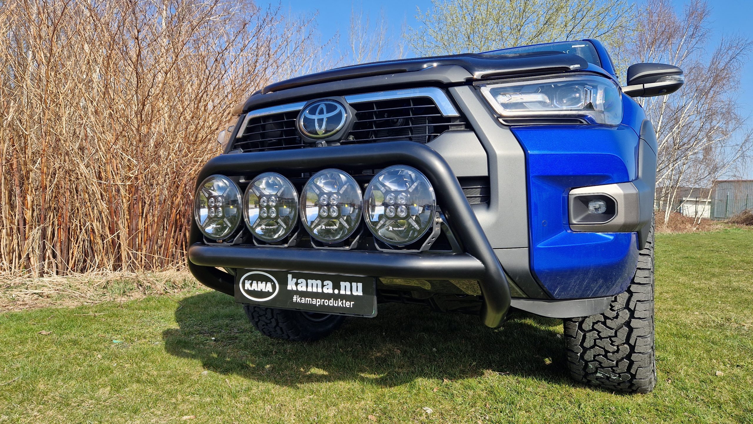 Frontbåge med 4st extraljus Toyota Hilux 2021+ bakgrundsbild