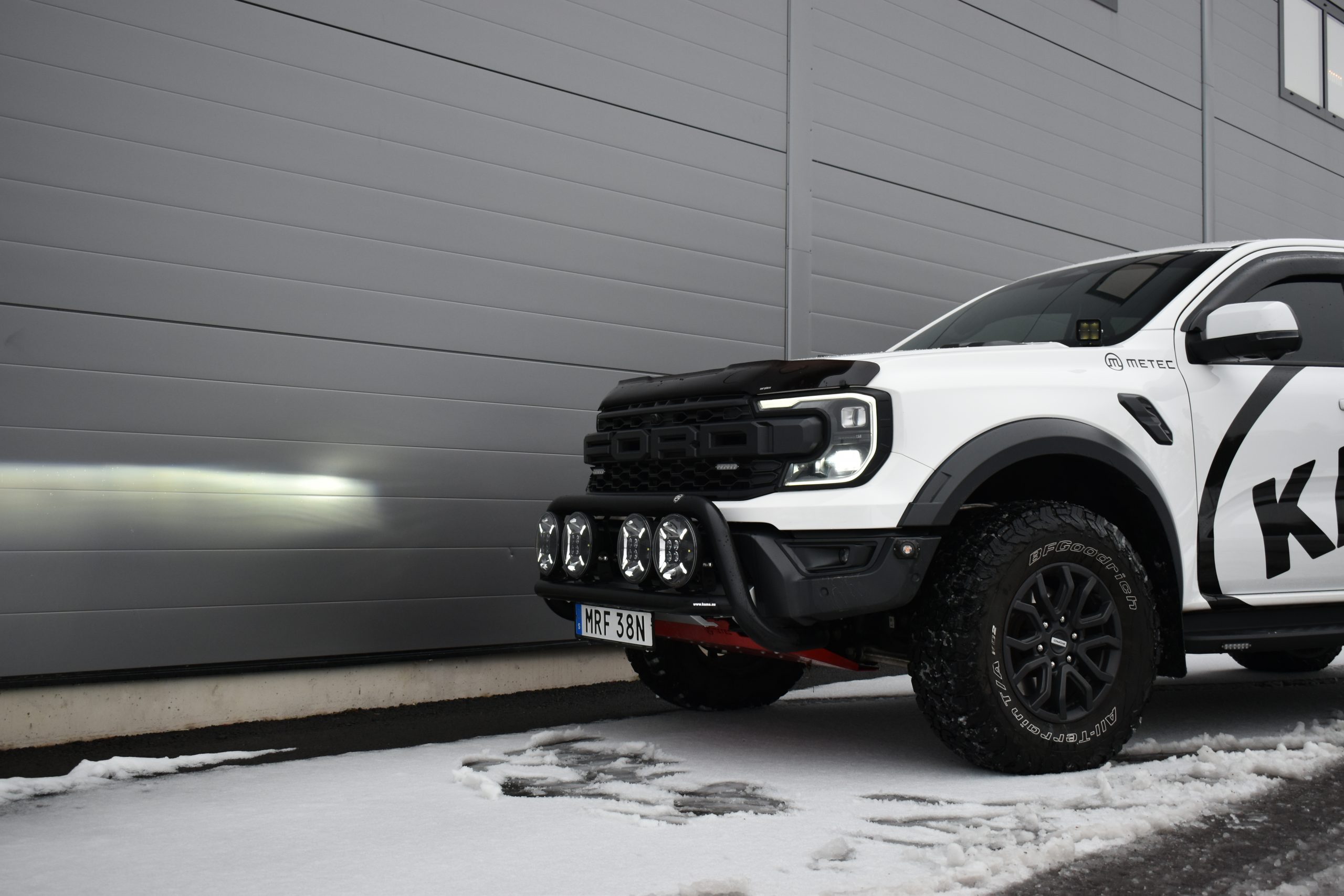 Frontbåge hög svart Ford Ranger Raptor 2023+ bakgrundsbild