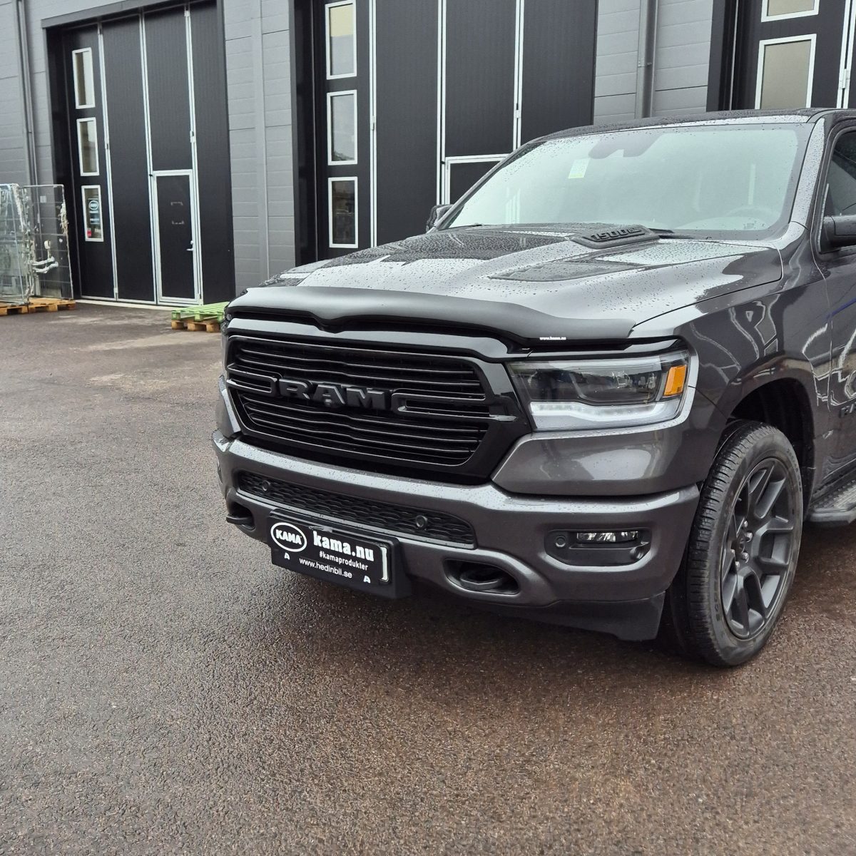 Huvskydd Dodge RAM 2019+