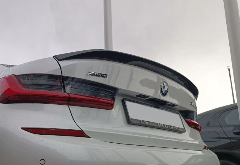 Vinge baklucka BMW 3 serie G20 2018+ bakgrundsbild