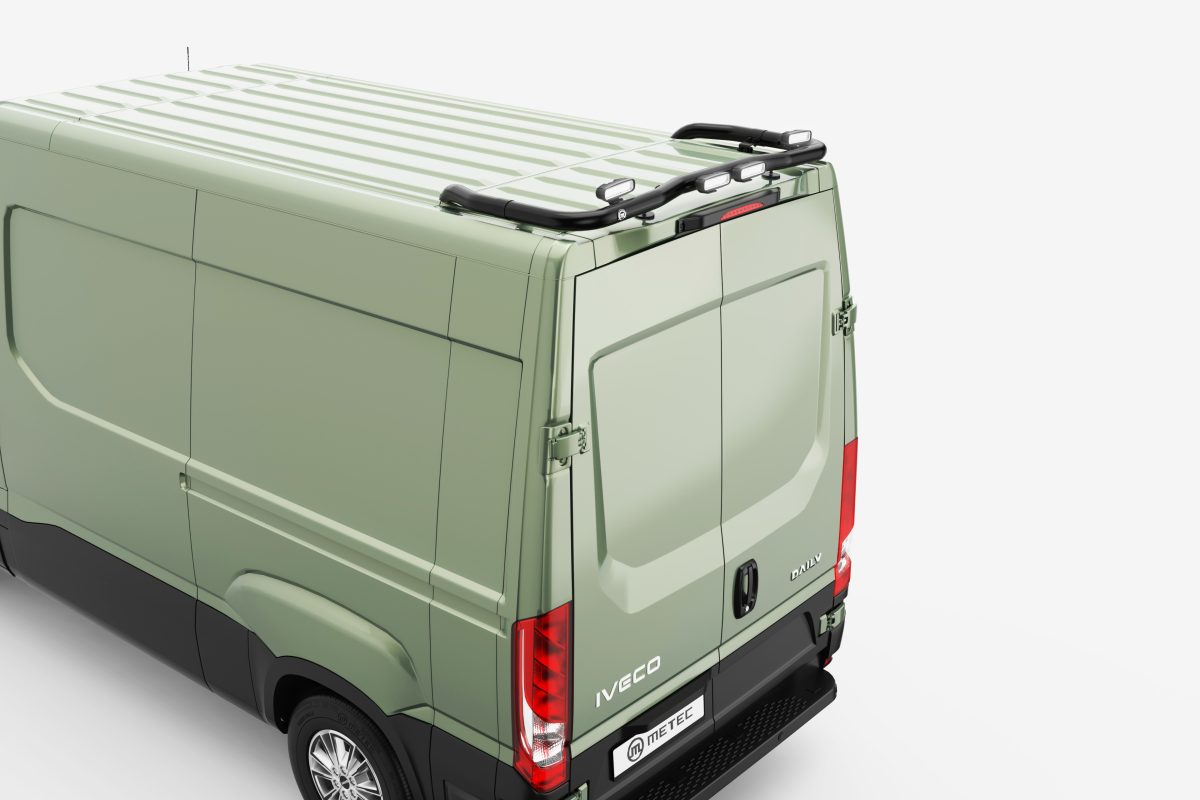 Takbåge bak svart Iveco Daily 2024+