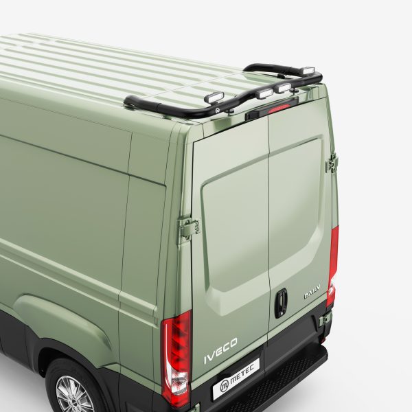Takbåge bak svart Iveco Daily 2024+