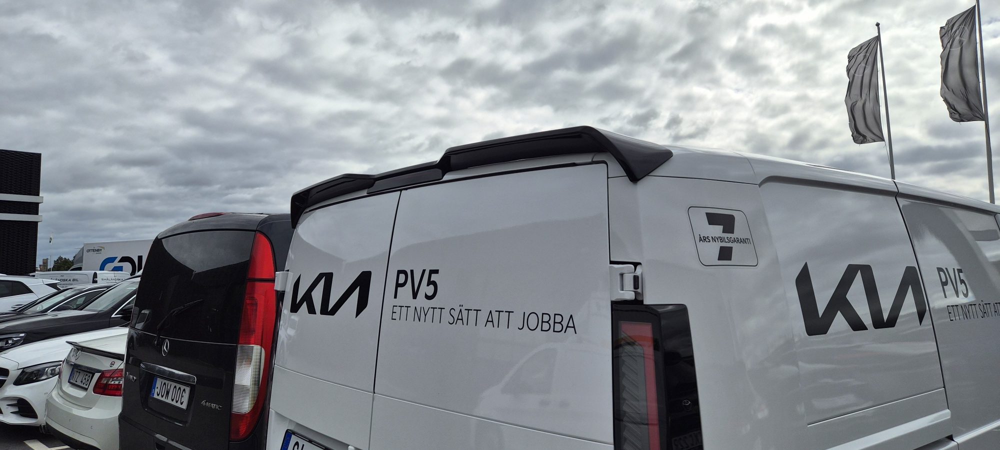 Takvinge till KIA PV5 2026+ med bakdörrar